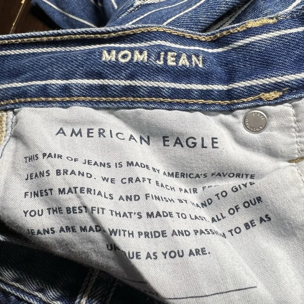 American Eagle Womens Size 6 Long Mom Jeans‎ Blue Striped High Rise 90s-Inspired